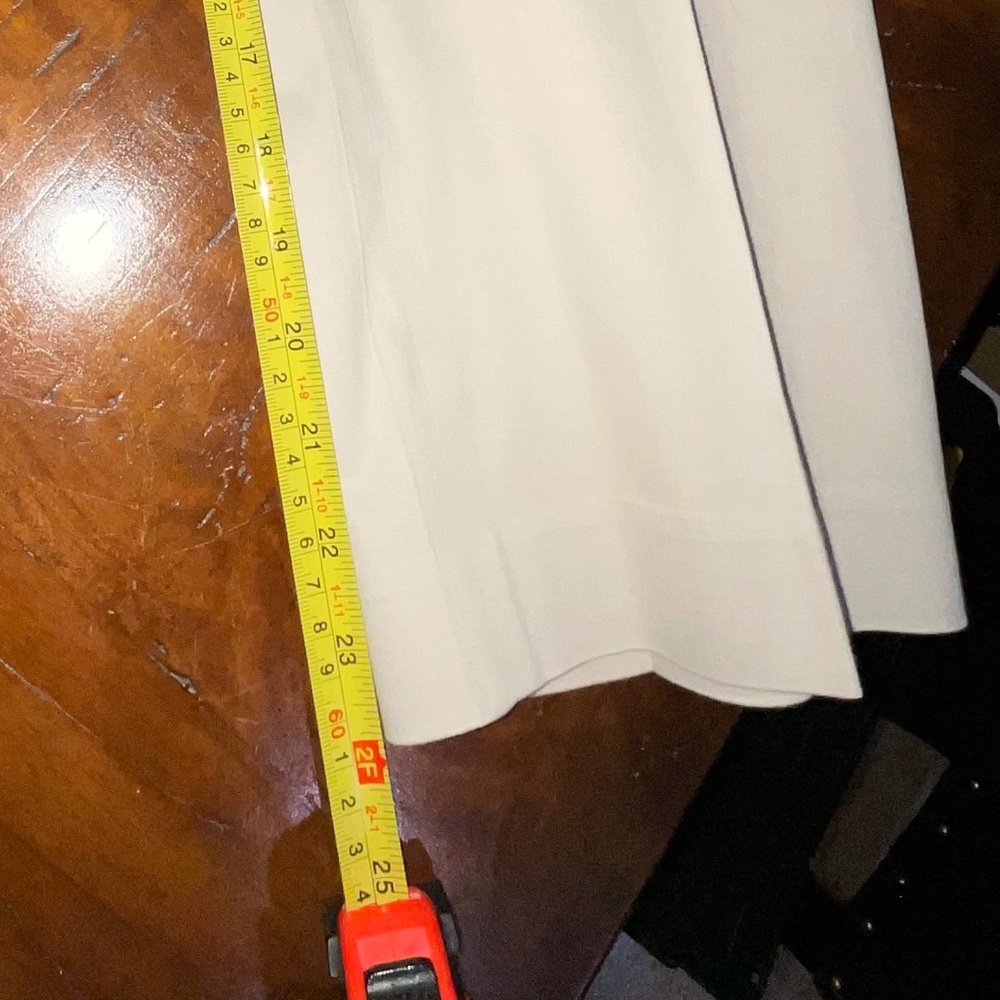 Express Editor Beige Capris Size 6 - image 4